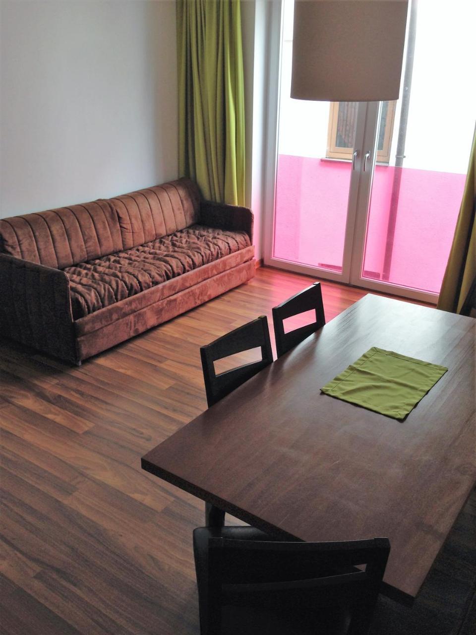 Almandin Apartments 이스크글 외부 사진