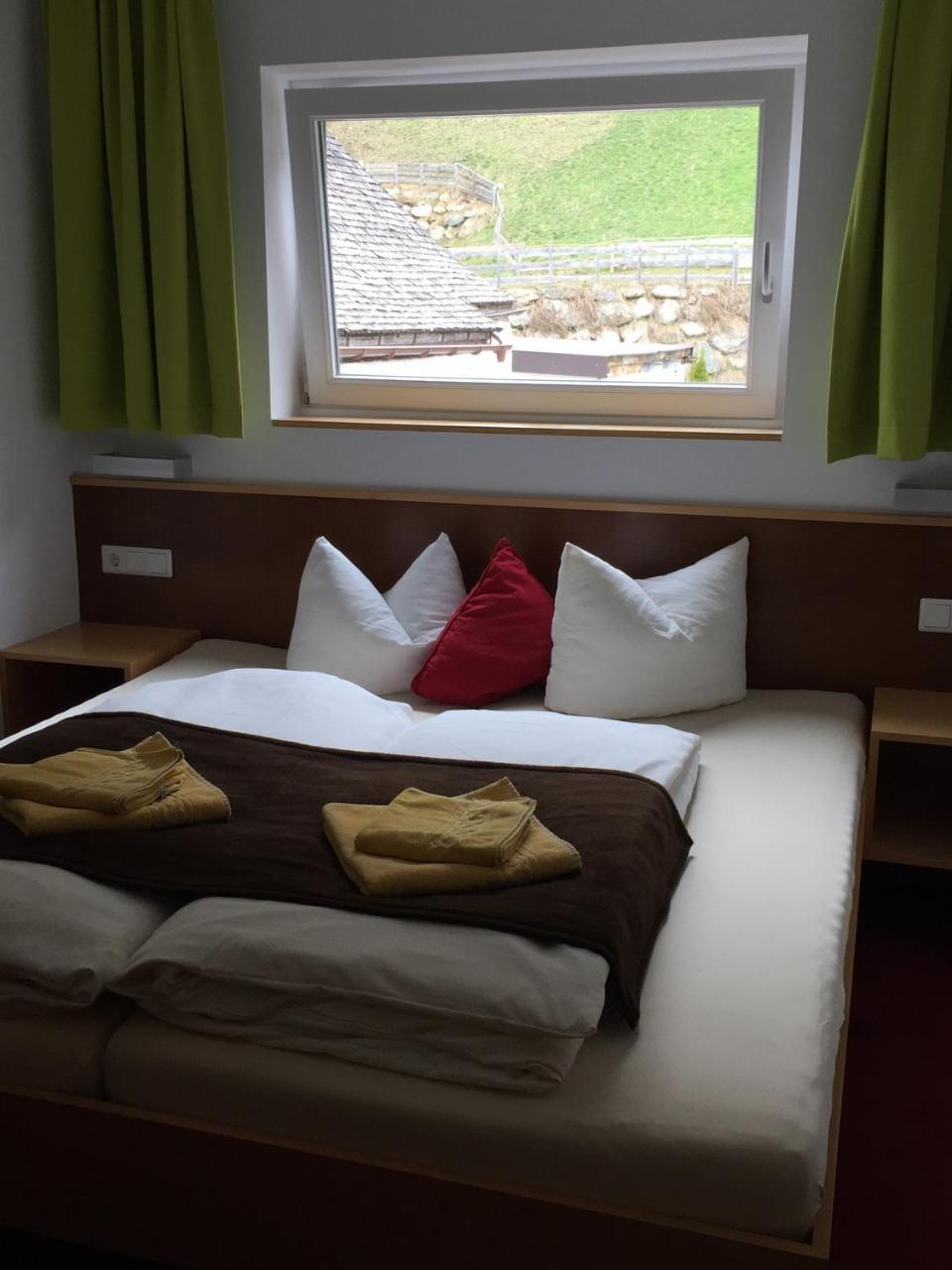 Almandin Apartments 이스크글 외부 사진